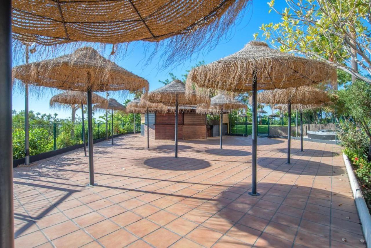 Beach And Pool Holidays At The Grand Coloso Benalmádena Kültér fotó