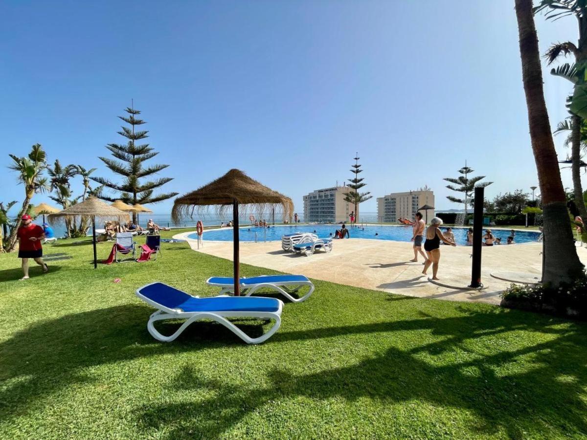 Beach And Pool Holidays At The Grand Coloso Benalmádena Kültér fotó